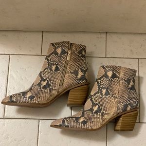 VINCE CAMUTO GRASEM BOOTIES - NEW
